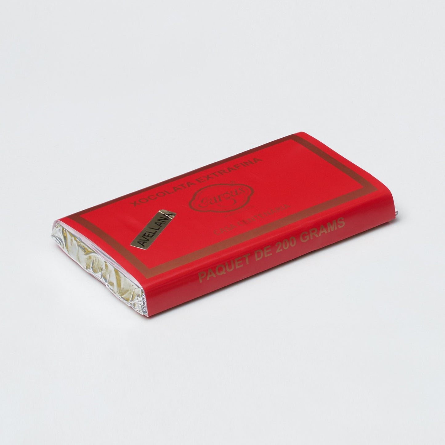 Tableta de chocolate negro con avellanas