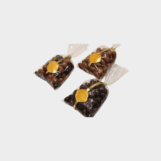 Bolsa suiza (almendras y avellanas bañadas con chocolate negro o chocolate con leche)